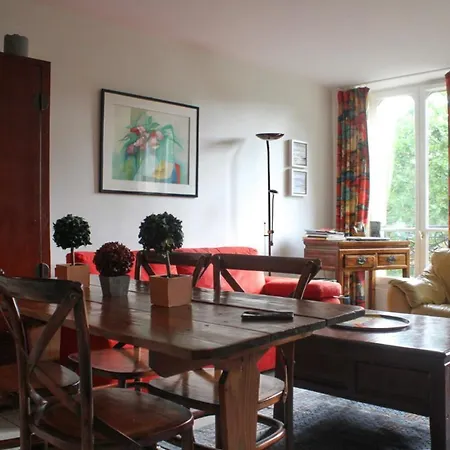 Close Canal Saint Martin Apartment *
